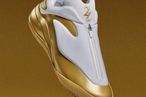 总冠军特别配色！亚历山大揭幕战上脚白金配色签名鞋