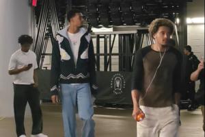 小吧在达拉斯带来现场报道🤓近距离看2米24的文班是什么体验？