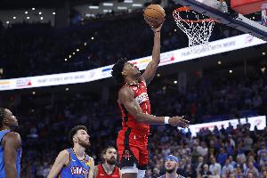 三双有戏没？阿门上半场7中3得9分6板6助 仅1失误