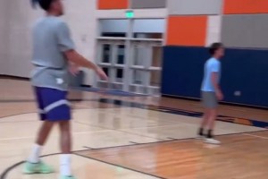 未来同一队？布克、拉塞尔和克里斯蒂一起特训