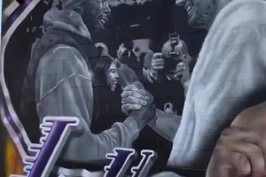 重温昔日温情时刻💜💛东契奇与科比&Gigi的最新壁画~