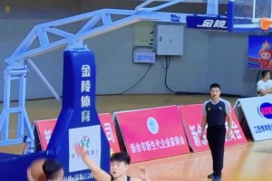 奥尼尔撕衣服是不是和我们撕纸巾一样轻松？