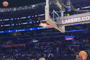 简直是医学奇迹！跟腱撕裂5个月的塔图姆，现在已经可以暴扣了！