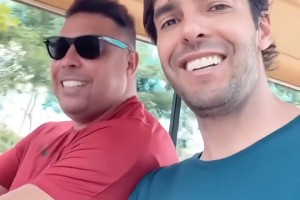 这两人应该是通过拍广告认识的吧🤣