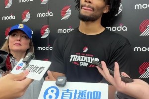 小吧采访夏普谈杨瀚森：他是个优秀的传球手和进攻终结者