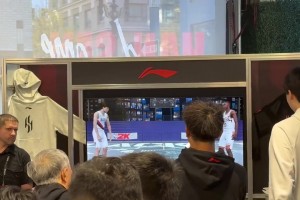 和球迷2K单挑！球迷先选了瀚森，杨瀚森反手选了马卢阿奇🤣