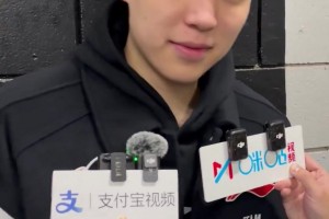 在替补席和队友喊得最多的是？瀚森：不能说🤣有时候有点骂人的