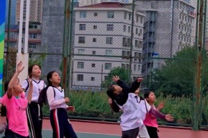 她是怎么做到全场个子最小但又这么厉害😱😱😱