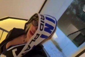 女友趁维尼修斯睡觉时偷袭：你喜欢吗？